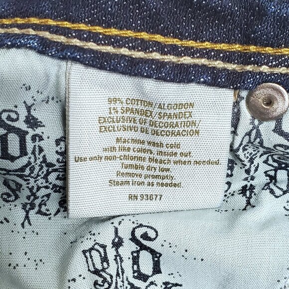 Decree Juniors Jean Shorts Size 5 Raw Hem Edge Blue Denim Whiskers - Picture 5 of 5